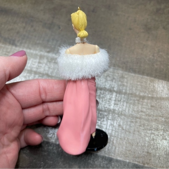 Hallmark Barbie Featuring the Enchanted Evening Ornament - Picture 6 of 7